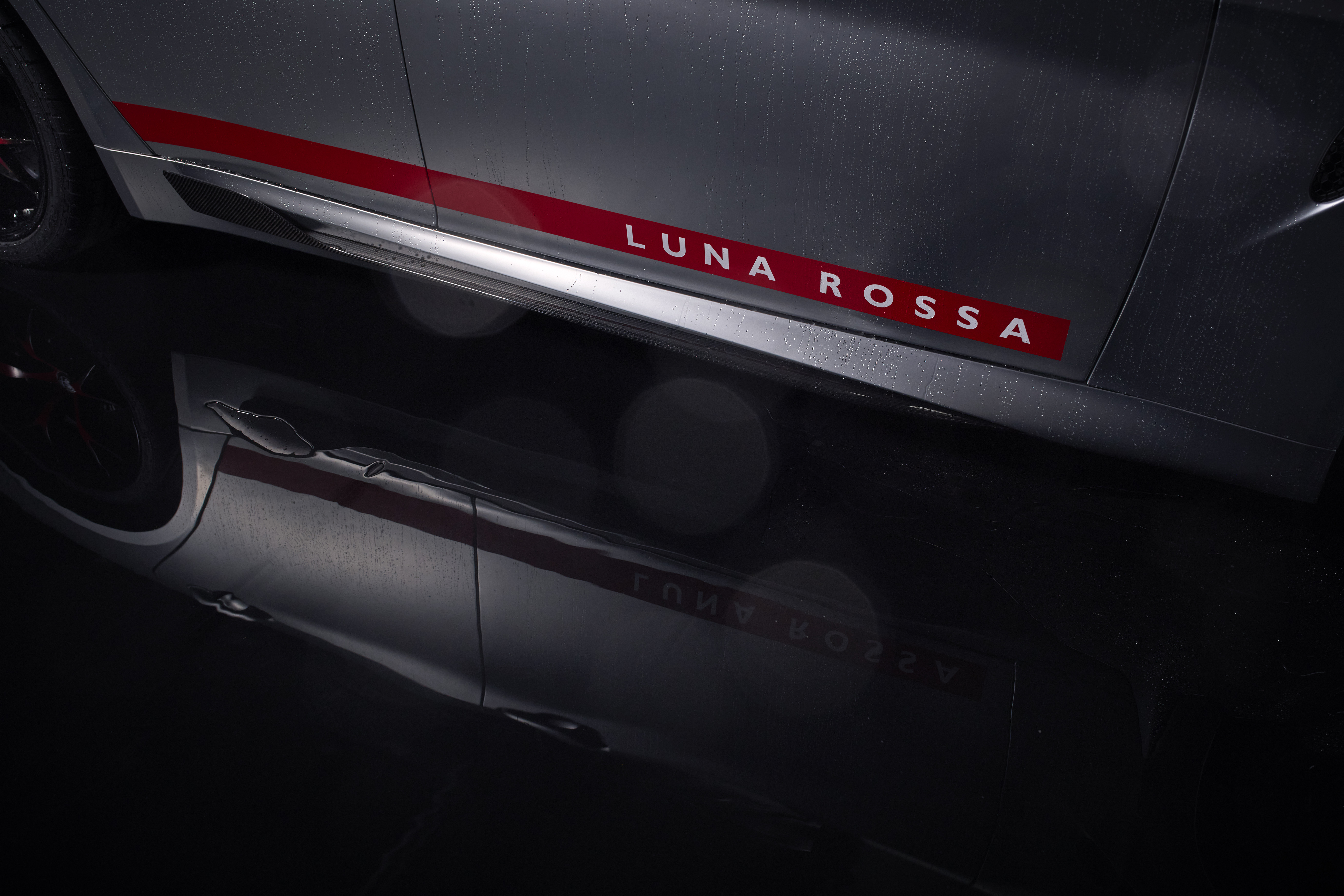 Vista exterior do Giulia Quadrifoglio Luna Rossa