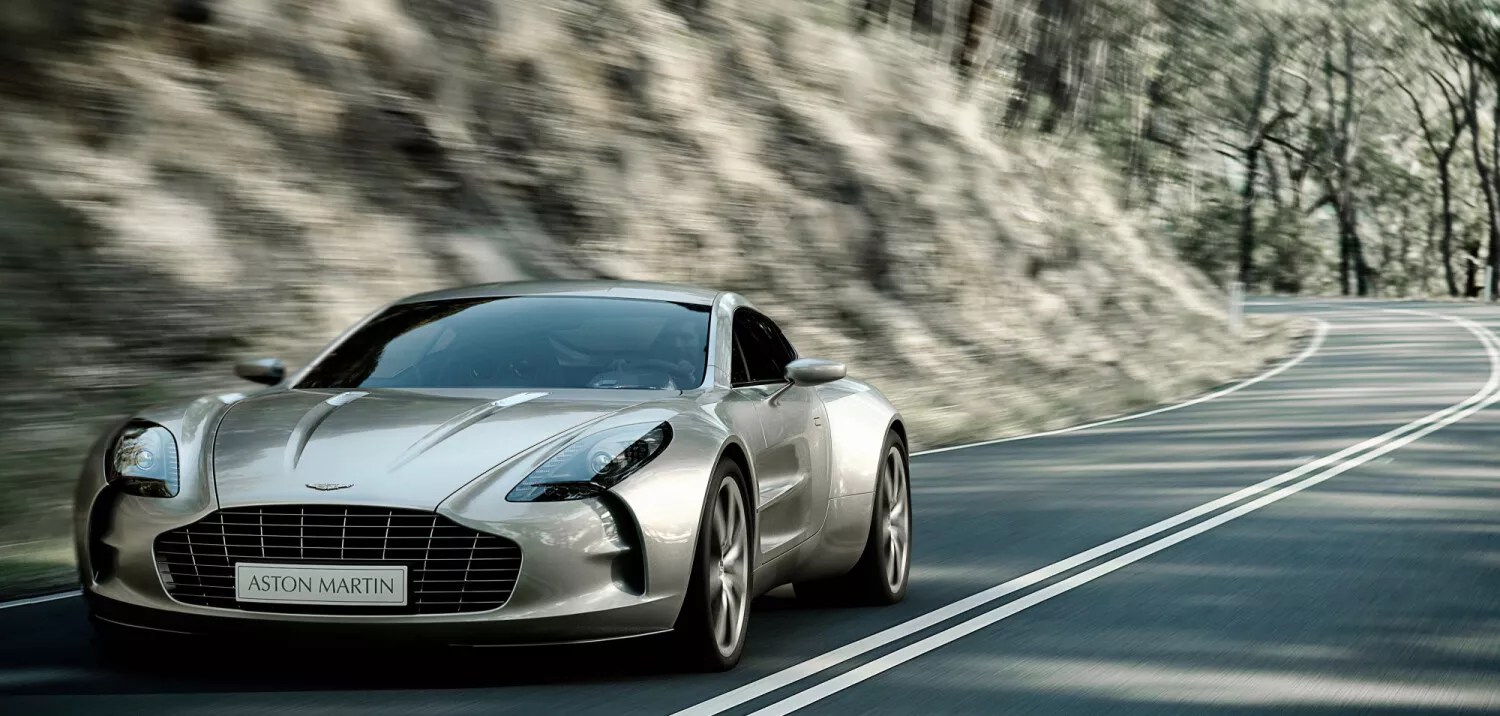 Aston Martin One-77 em movimento