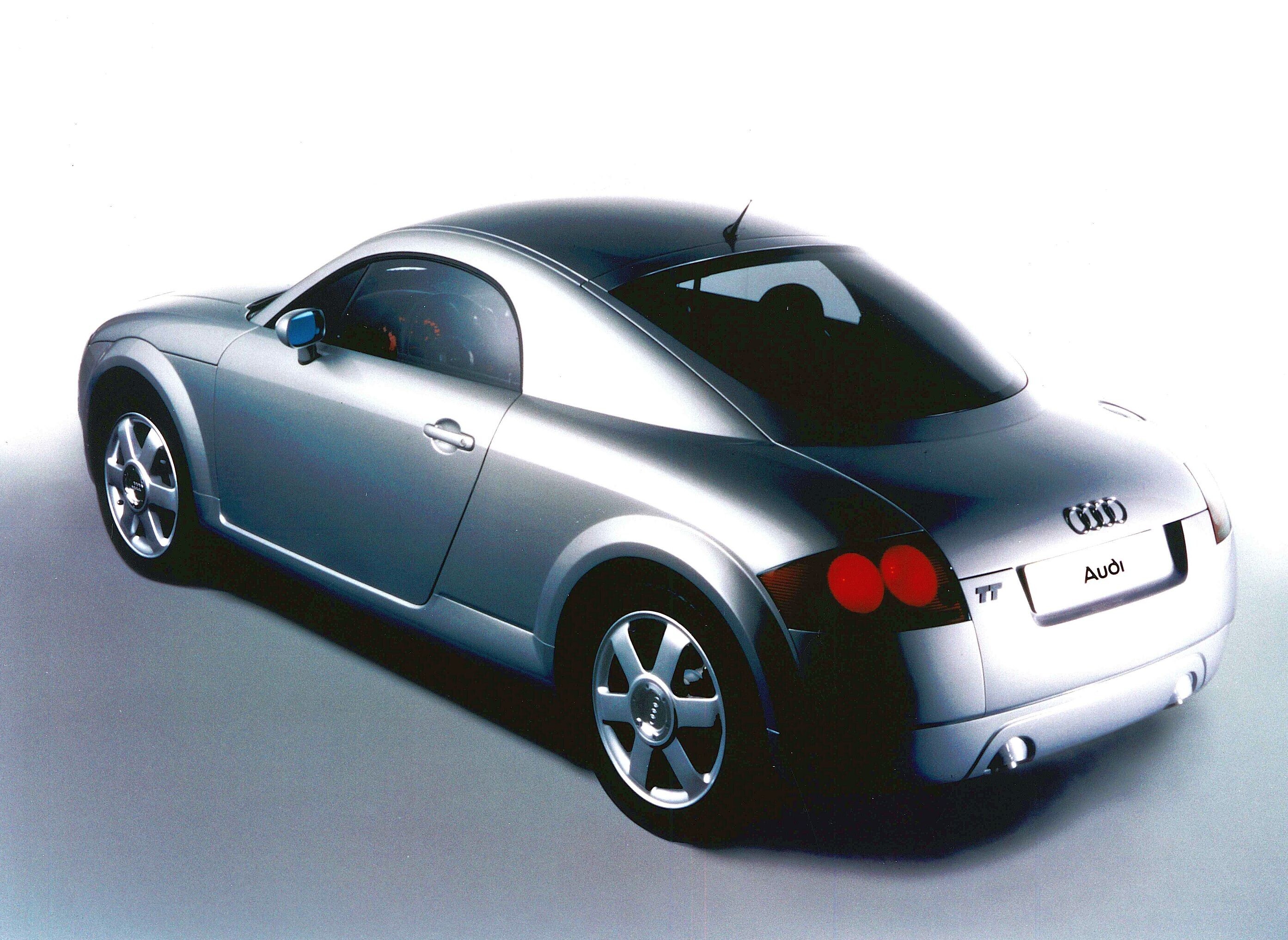 Audi TT Coupé de primeira geração, vista traseira