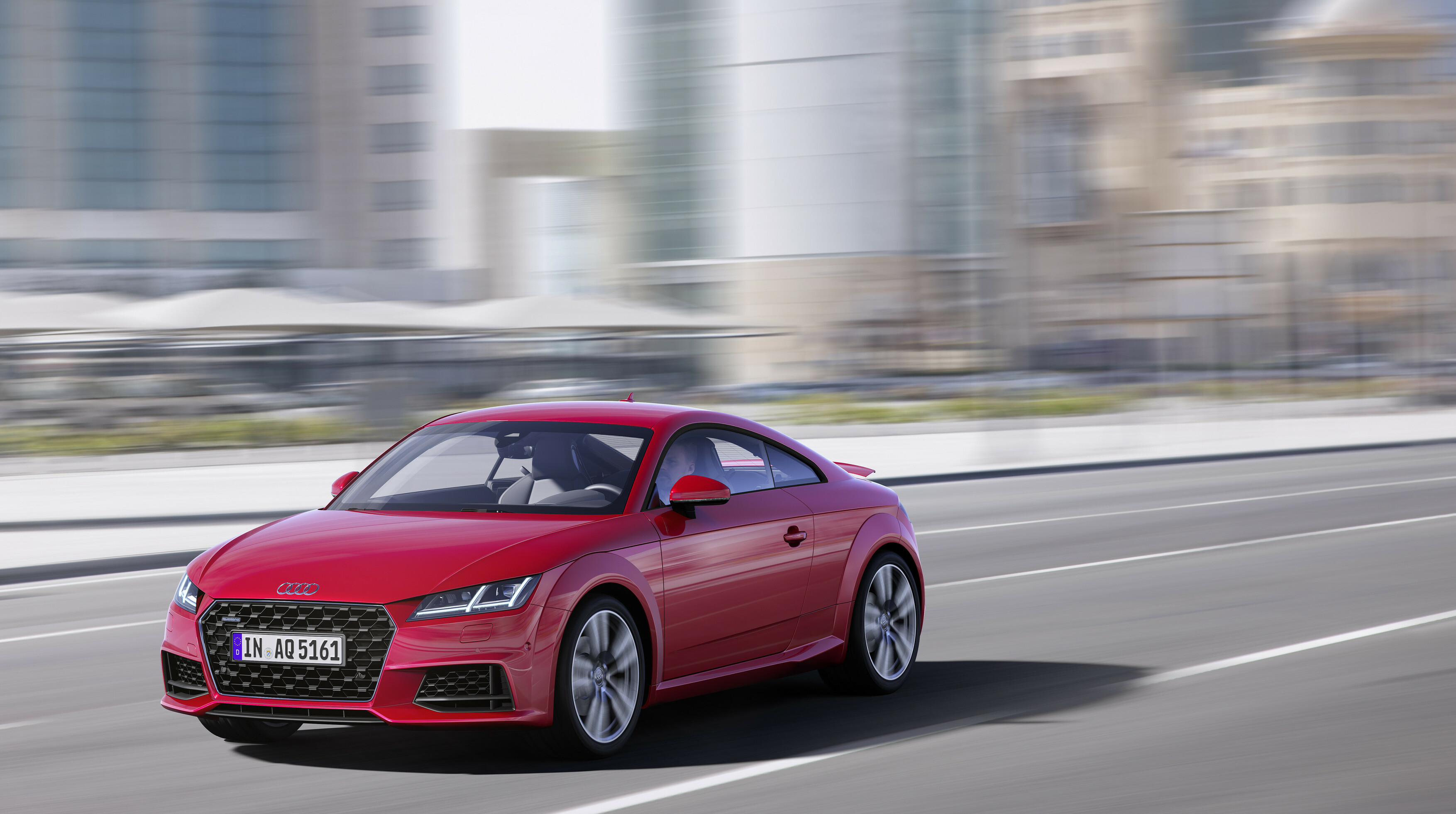 Audi TT Coupé de terceira geração em movimento