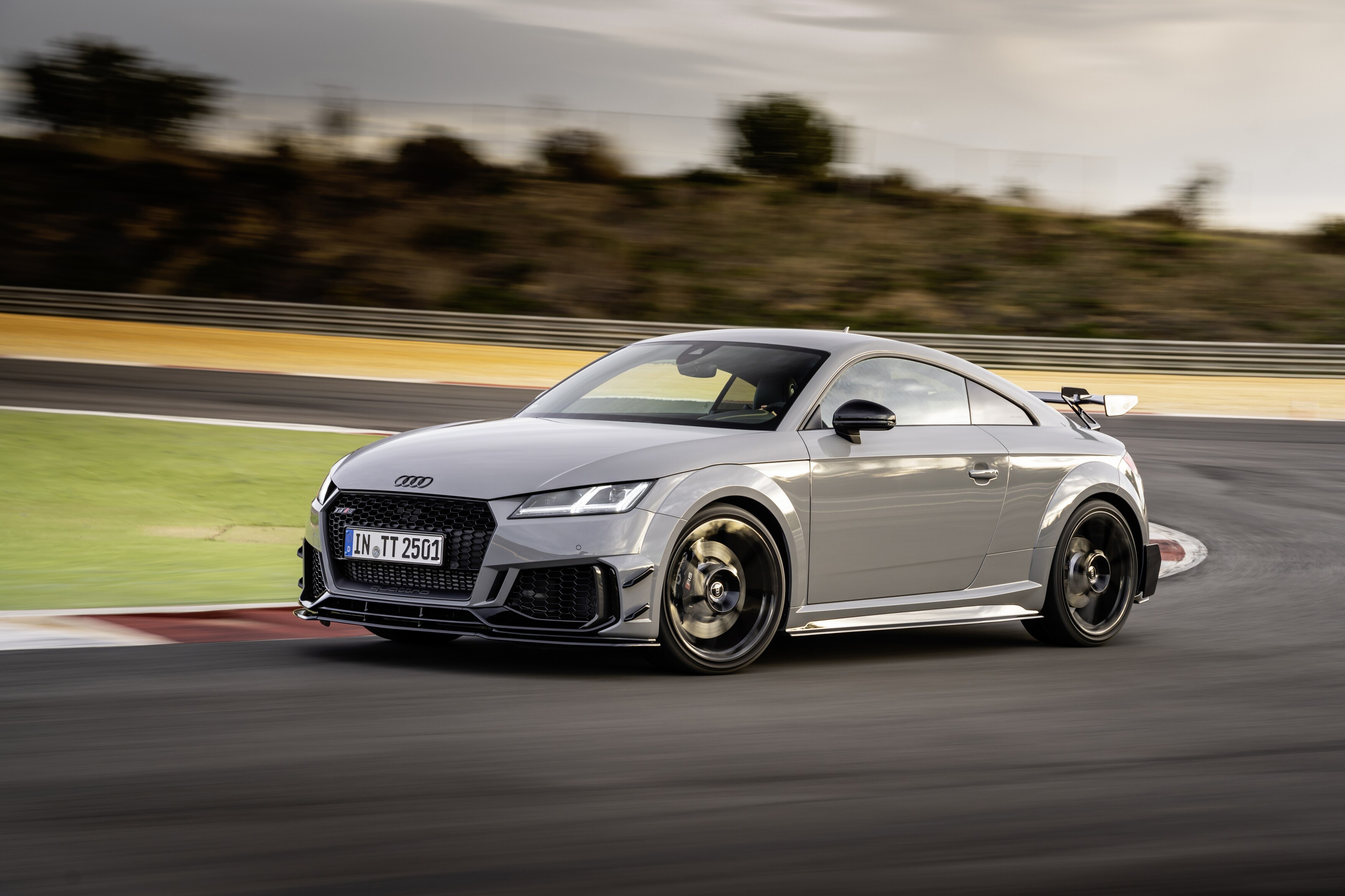 Audi TT RS Coupé iconic edition em pista