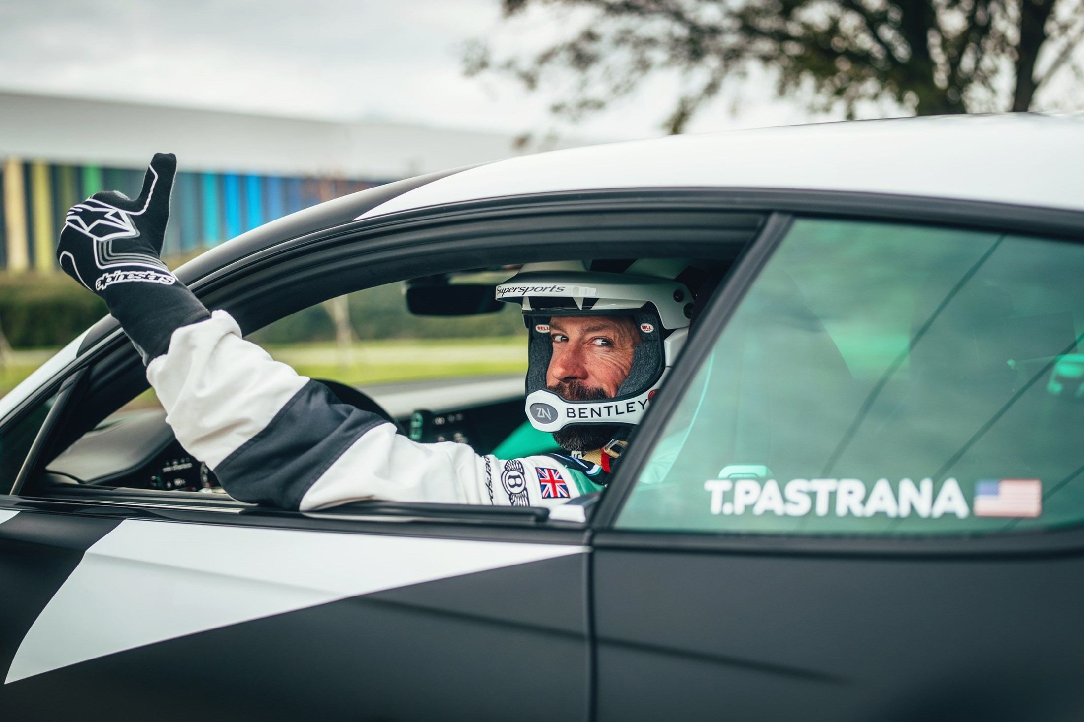 Travis Pastrana ao volante do Bentley Supersports FULL SEND