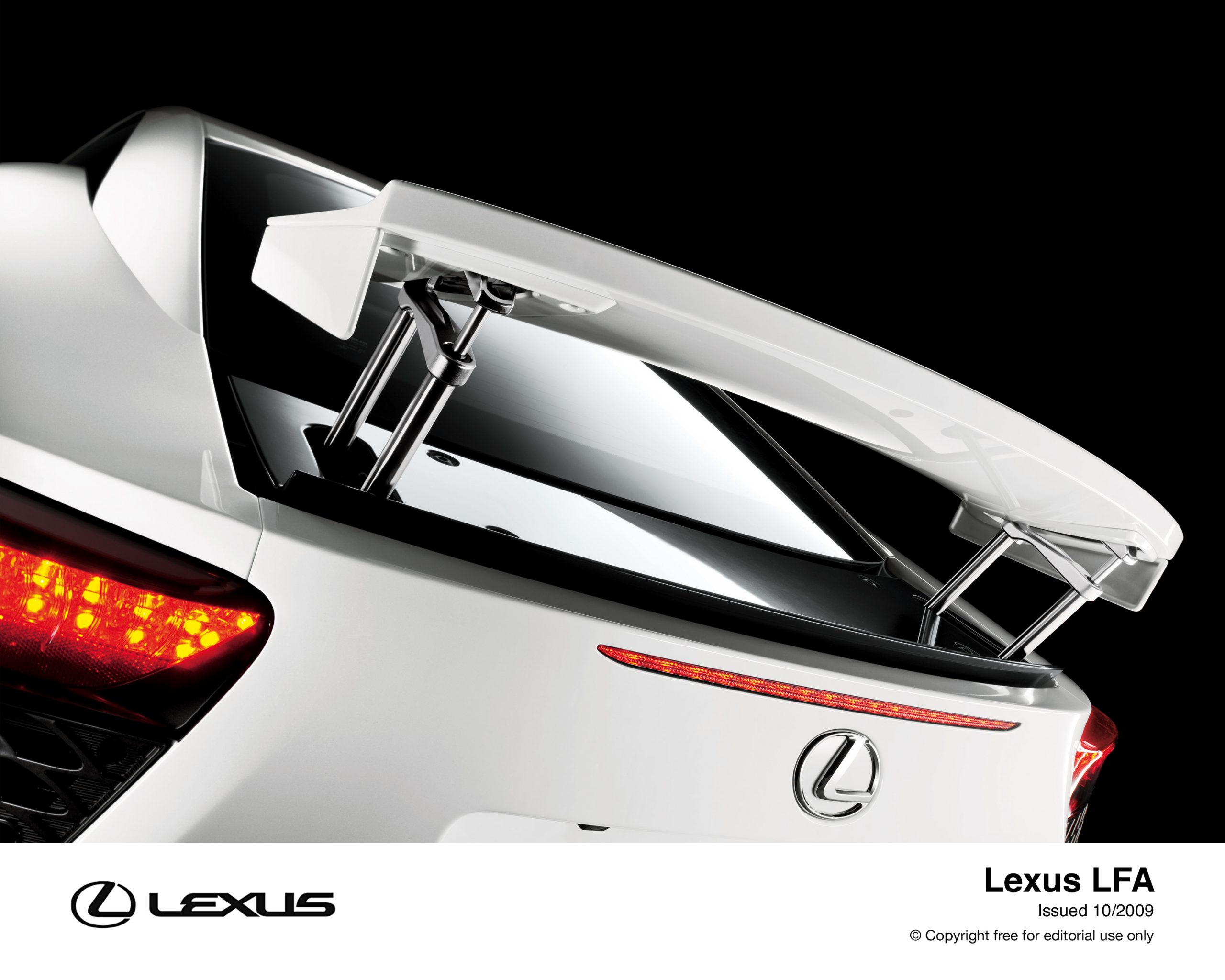 Asa traseira ativa e difusor do Lexus LFA