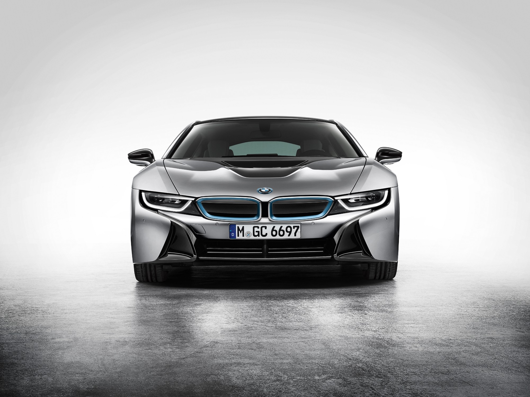 BMW i8 de produção (09/2013). Foto oficial BMW Group. ID P90131416.
